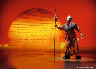THEATER: Das Musical „DER KÖNIG DER LÖWEN“ – seit 12 Jahren eines der größten Attraktionen im Hamburger Kulturtourismus. more…